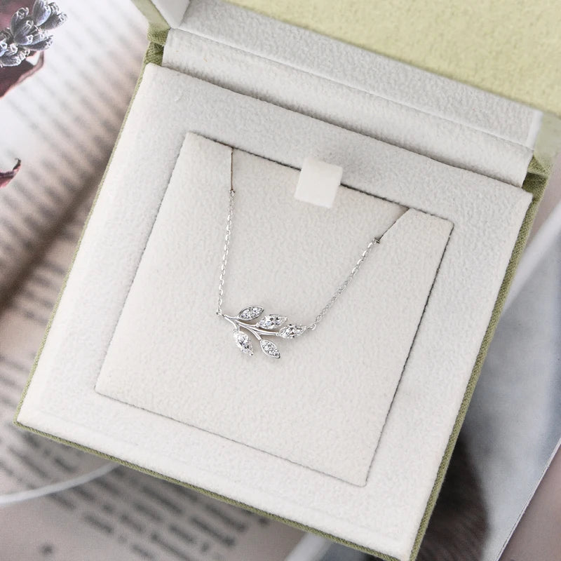 Anziw D0.90CT Marquise Cut Moissanite Leaf Pendant Necklace for Women Adjustable Chain 925 Sterling Silver Lab Diamond 40+5cm