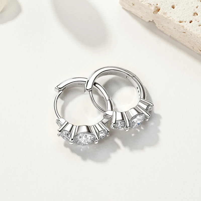 Anziw Classic 6.5mm&4mm&1.3mm D Moissanite 3-Stone Hoop Huggies Earrings 925 Silver Fine Jewelry Valentine's Day Gift for Women