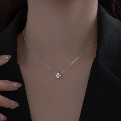ANZIW Fashion Cute Four-leaf Clover Moissanite Pendant Necklace 925 Sterling Silver Choker For Woman Lucky Charm Jewelry Gifts